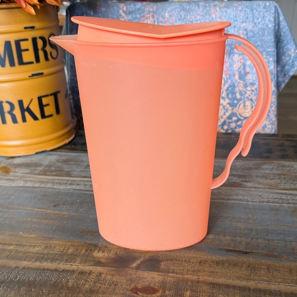 Tupperware Impressions Rocker Top Pitcher